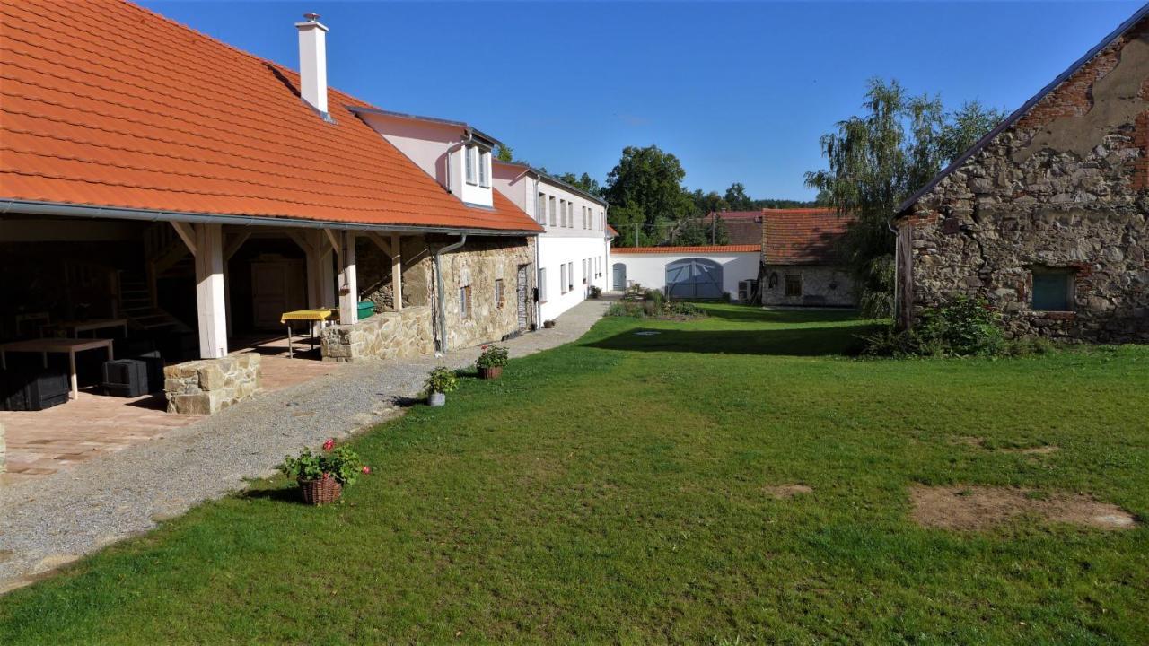 Orechovy Dvur Velke Nepodrice Экстерьер фото